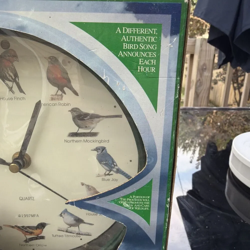 The Original Singing Bird Wall / Desk Sound Clock, 8 Inch, Green - Brand New!